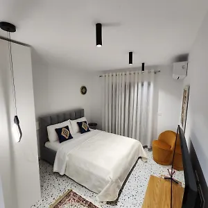 pietro-guesthouse-3.hotels-in-tirana.com/